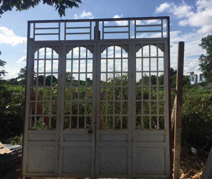 Thu mua cửa cũ